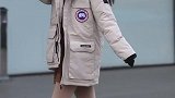 穿大鹅羽绒服的小姐姐都这么可爱么？