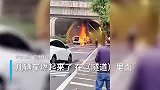 包茂高速重庆段一隧道内发生多车追尾起火事故