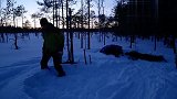 野外生存实录： 茫茫雪原无帐篷 露营。一个比一个狠