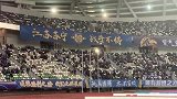 苏宁球迷已入场等待 巨型横幅将让奥体变成蓝色的海洋