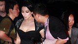 33岁张雨绮为何总是离婚？看完这些照片，网友：这谁顶得住啊