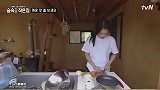 韩综林中小屋朴信惠欧尼做辣炒章鱼，好有食欲的感觉
