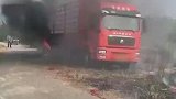 市民喜提新货车，为求吉兆点香放炮，结果把车烧了