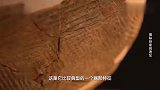 出土的陶器完全破碎，考古专家细心修复，简直太完美了！