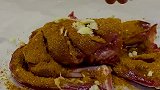 美国小伙脑洞大开用五万根火柴做烤鸭美食，在点火一瞬间太爽了