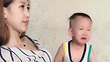 给儿子断奶但儿子非要掀妈妈衣服，妈妈怎么都不同意