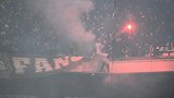 踢球还是打仗？马赛与塞萨洛尼基球迷爆发冲突 看台放炮“问候”