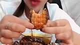 鲍鱼海鲜你一个我一个