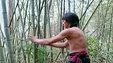 没有点真功夫，是拧不碎的，大哥一看就是练习了很多年了