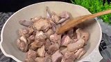 炖鸽子汤 大厨教你一招，汤浓肉香营养不流失