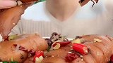 吃货吃大鱿鱼，这色泽太有食欲了！