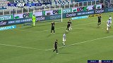 第44分钟AC米兰球员恰尔汗奥卢射门 - 击中门框