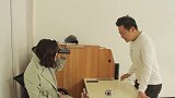 小伙拿5块钱买烟，没想却把所有烟的价格都问了一遍