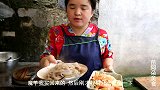 苗大姐大盆拌凉菜，大乱拌，米饭吃一碗，菜却吃了快一盆