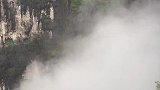 天门吐雾，太美了，雨天的天门山也特别的美