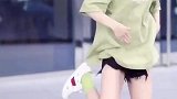 小姐姐跳得这段舞太美了，笑容都要溢出屏幕了！