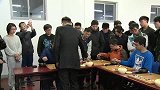 棋牌-16年-围棋校园推广走进北交大 孔杰车轮战称赞大学生-新闻