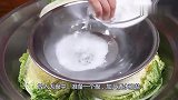 家庭版辣泡菜做法，酸辣又脆爽，一顿不吃就馋