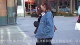 三里屯街拍：无论怎样个性与时尚，微笑才是女人最美的时装