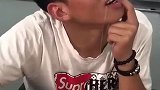 女上司正在开会，下面的员工都在看手机，果断生气了