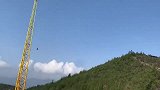 人在前面飞，魂在后面追