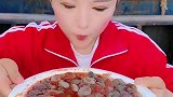 渔嫂狂吃泥螺