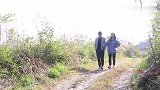 短剧：无赖弟弟要求大哥卖地给自己买婚房，弟媳的做法太解气了