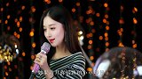 美女一首彭羚《囚鸟》，歌词悲伤，唱尽了爱情的卑微