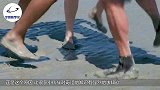 假如陷入流沙后要咋办？美女小姐姐亲自演示，看完长知识了