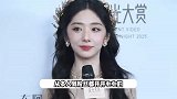 25岁知名女艺人被造谣抢座位，本人亲自下场回应：没抢座位，初来乍到也不敢