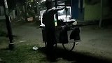大半夜出来吃夜宵，怎料老板营业却不卖，心里面瞬间出了冷汗！