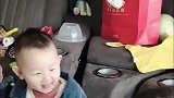 龙凤三胞胎兄妹又在合伙商量大事，这说的啥咱也不懂，咱也不敢问