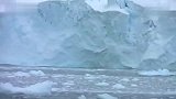 旅游焦点-20120228-南极冰山崩坍时的惊人一幕