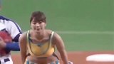 日本棒球女运动员这投球，随后的一幕让我忍不住看了五遍！