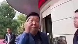 父母把两套房子全给哥哥