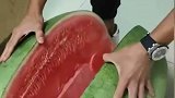 男子买到108斤硬核大西瓜，切开瞬间全场沸腾