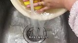 土豆炖排骨大小朋友都爱吃，排骨酱香味浓郁还软烂，实在太好吃啦
