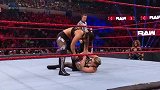 RAW第1475期：里普利巧妙压制善娜 奈娅不讲武德赛后偷袭