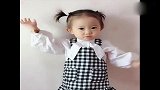 萌宝才艺越来越多了，眼前这一幕，简直萌翻了
