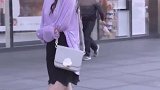 来来，看热闹了，看小姐姐跳舞！