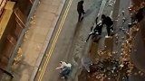 英国伦敦：一伙歹徒手持电击枪袭击两名男子并抢走两块手表