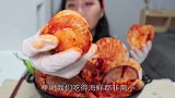 大姐直播吃超大扇贝，却让女儿吃泡面，网友们都看不下去了！