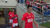 恒大深足队员依次入场 郑智葛振佩戴队长袖标领衔