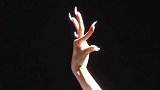 真孔雀女神！60岁杨丽萍被曝生图竟然毫无皱纹气质佳