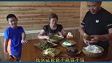 超小厨带一家七口吃农家乐，给二胎小杨要盆鸡汤，让宝宝健康成长