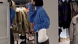 是不是女孩子都有爱逛完商场照照镜子再走的癖好