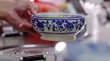把糯米煮成粥，浇上两勺猪油渣汤汁，热辣鲜香简直太过瘾！