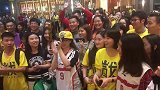 【PP体育在现场】太疯狂了！广东队竟然跟恒大抢女球迷！