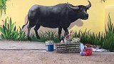 墙画太逼真，把路过的大水牛给看愣了