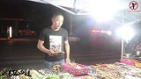 四川人的夜生活，宵夜来点烧烤冰啤酒，小日子过得真惬意